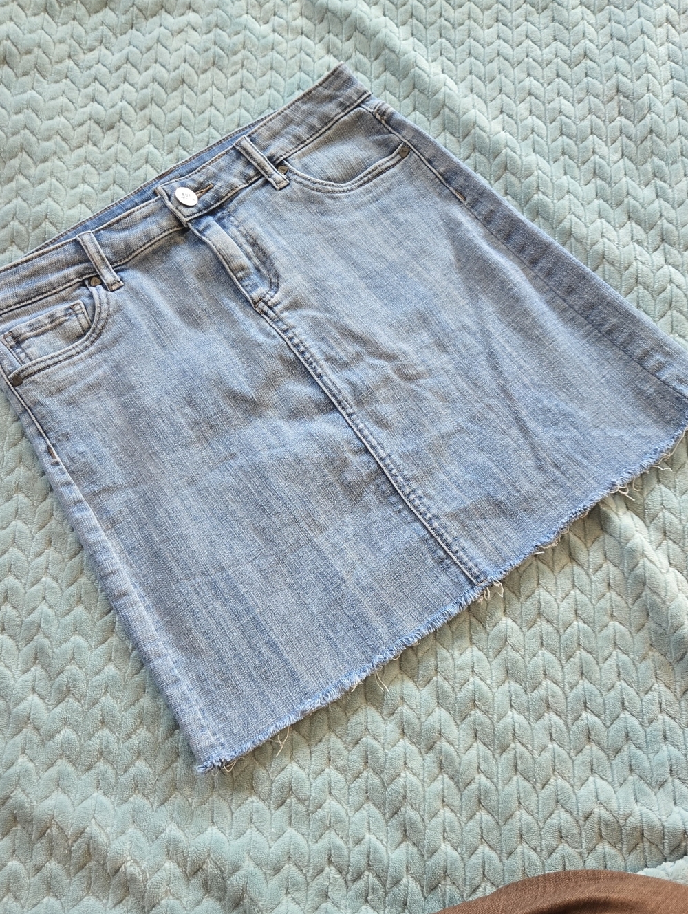 Kut from the Kloth Denim Mini Skirt
